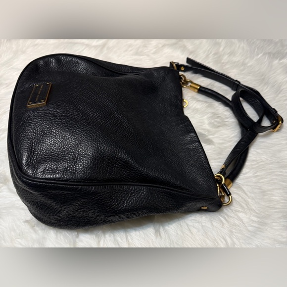 Marc Jacobs Hobo Black Pebbled Leather Bag with Gold Hardware - Picture 5 of 13